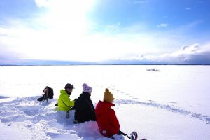 LINE_ALBUM_サロベツ湿原スノーシューPR写真_251204_3